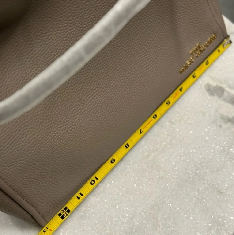 NWT Marc Jacob's Tote Bag in cement - Picture 8 of 15